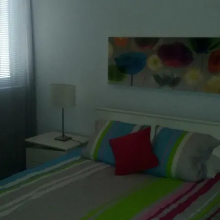 Skatepark 3 Bedroom Furnished Spacious Central Location Lägenhet *