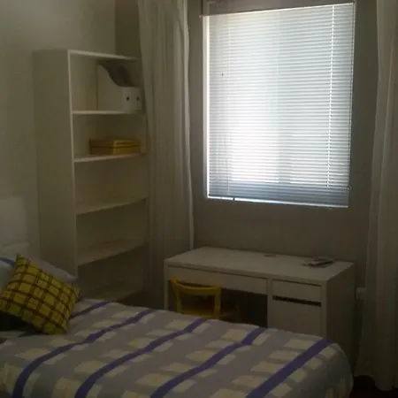 Skatepark 3 Bedroom Furnished Spacious Central Location *