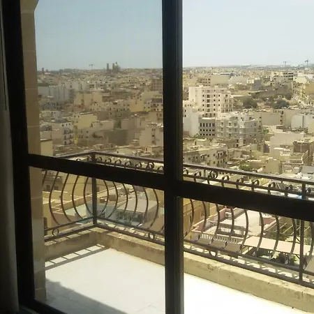 Skatepark 3 Bedroom Furnished Spacious Central Location Appartement *